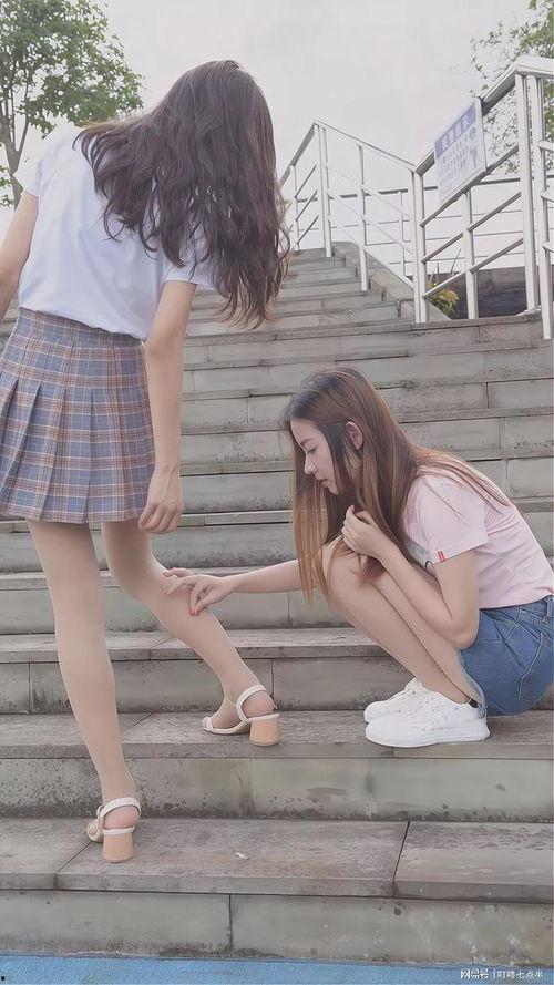 日肉色丝袜大学生小说,校园里的禁忌恋情