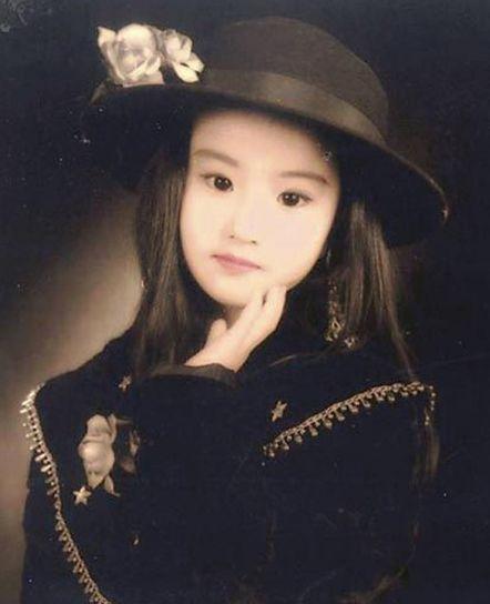 当红最火明星,揭秘当红最火明星的闪耀之路