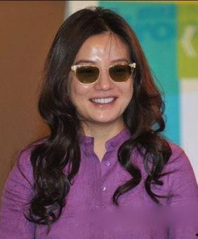 明星面部浮肿的照片,真相揭秘引关注