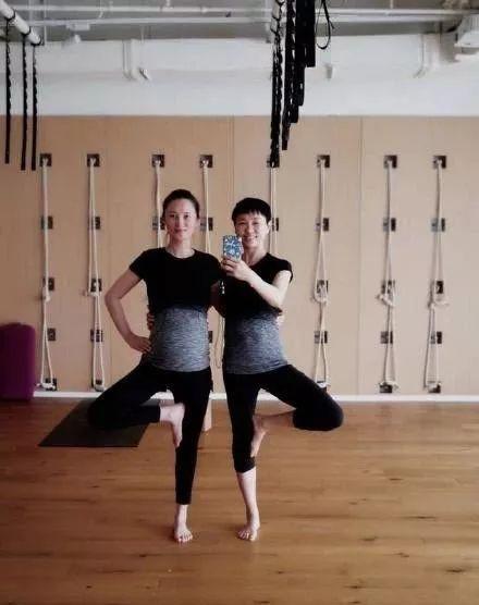 瑜伽图片动作明星,跟随明星动作，解锁优雅体态