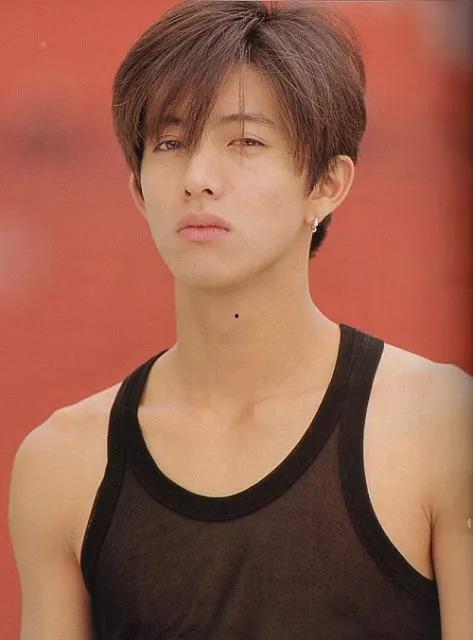 韩国明星男16岁,闪耀星途初露锋芒